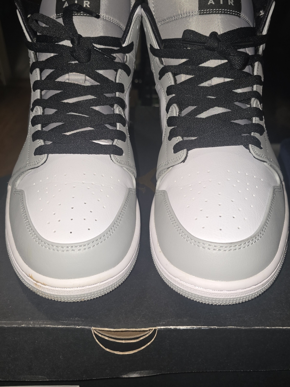 Air Jordan 1 Mid Mens Size 13